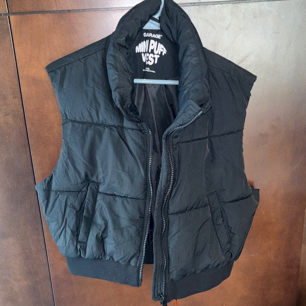 Garage Mini Puff Vest in Black - Picture 6 of 6